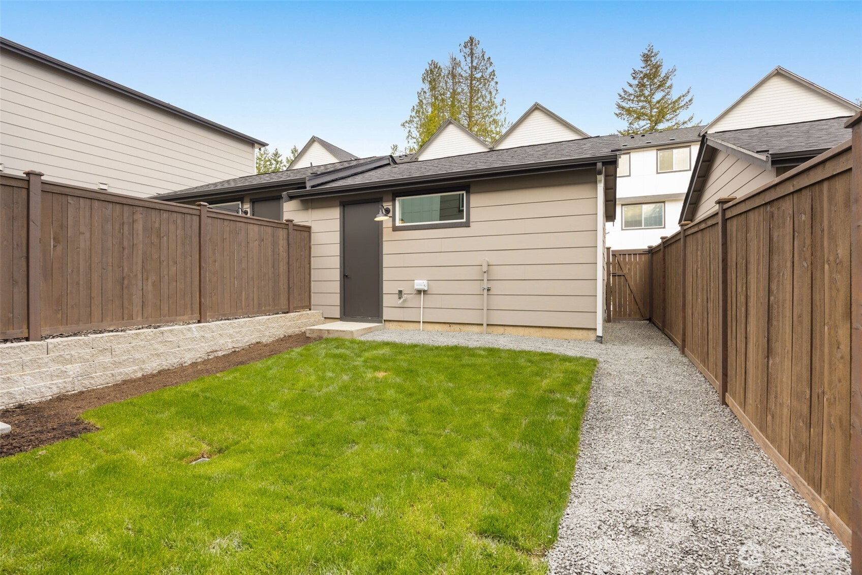 434 222nd Place Property Photo 5