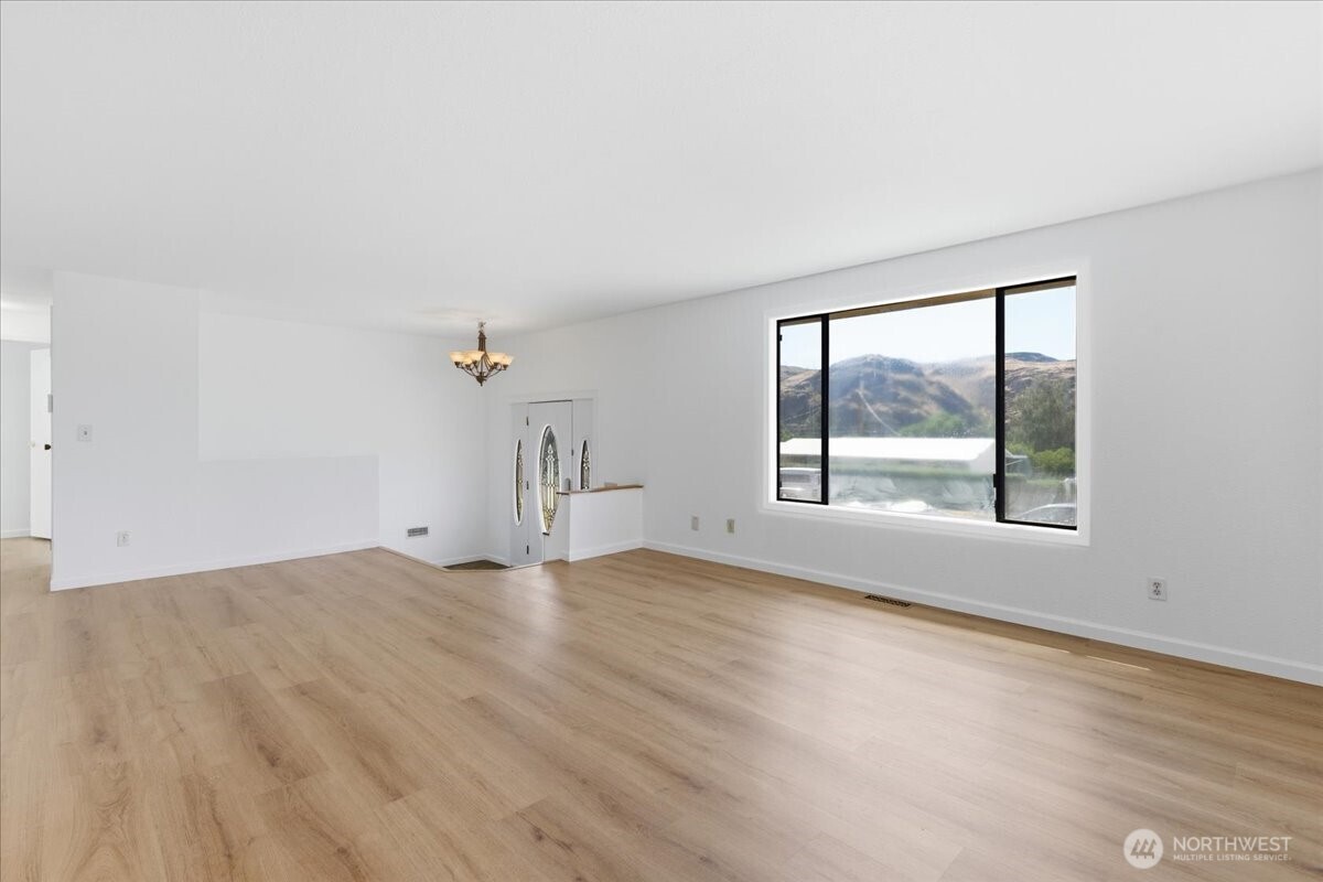 801 Tulip Street Property Photo 6