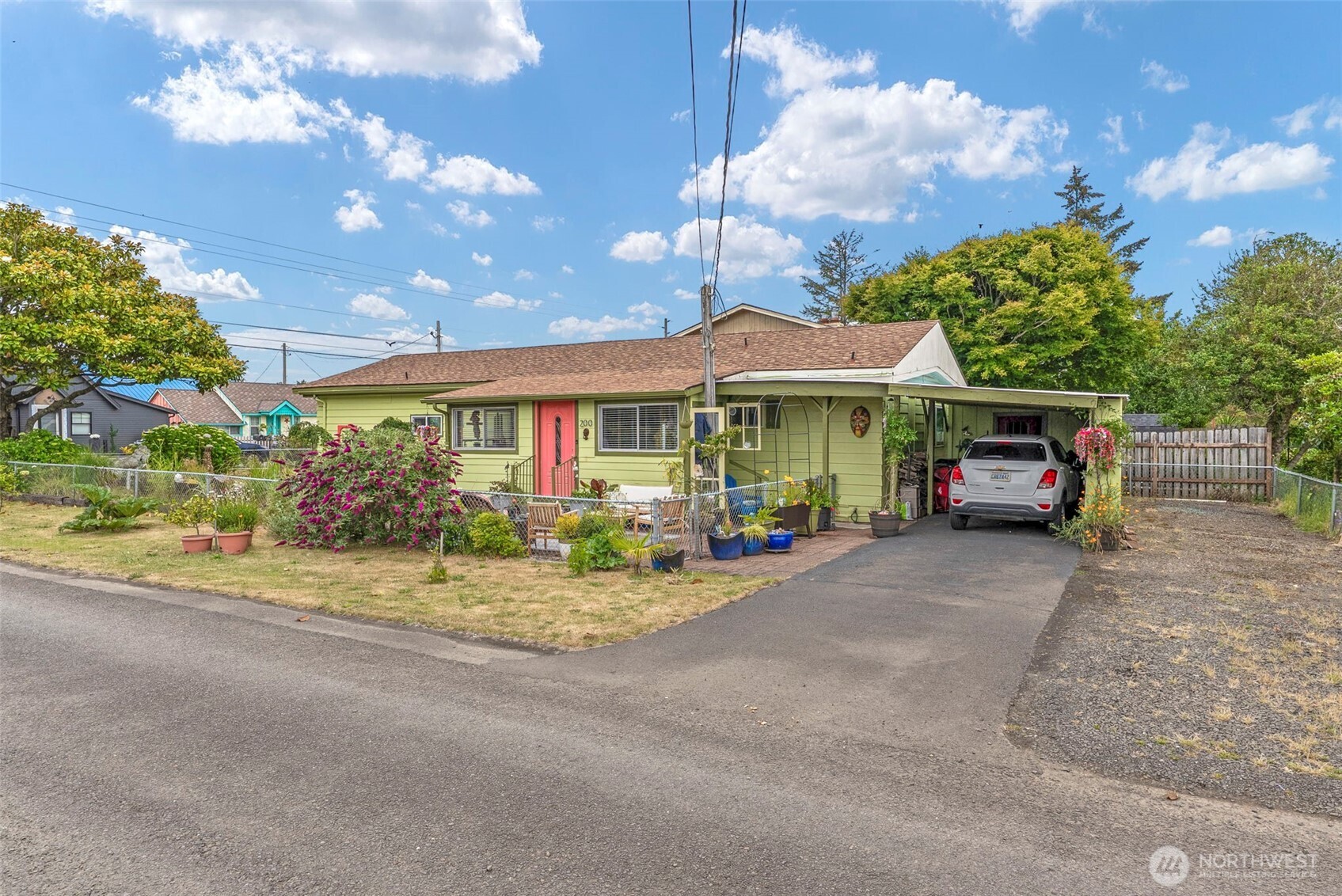 200 17th Street Property Photo 4