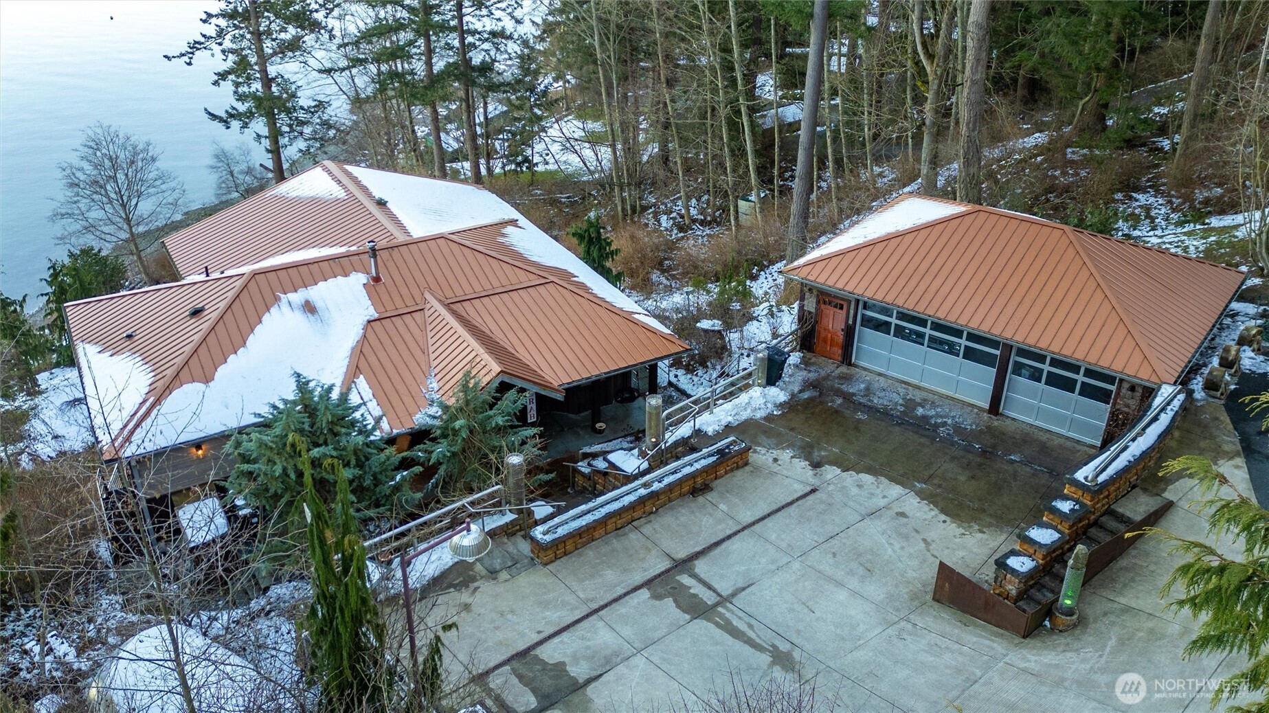 1822 Seacrest Drive Property Photo 2