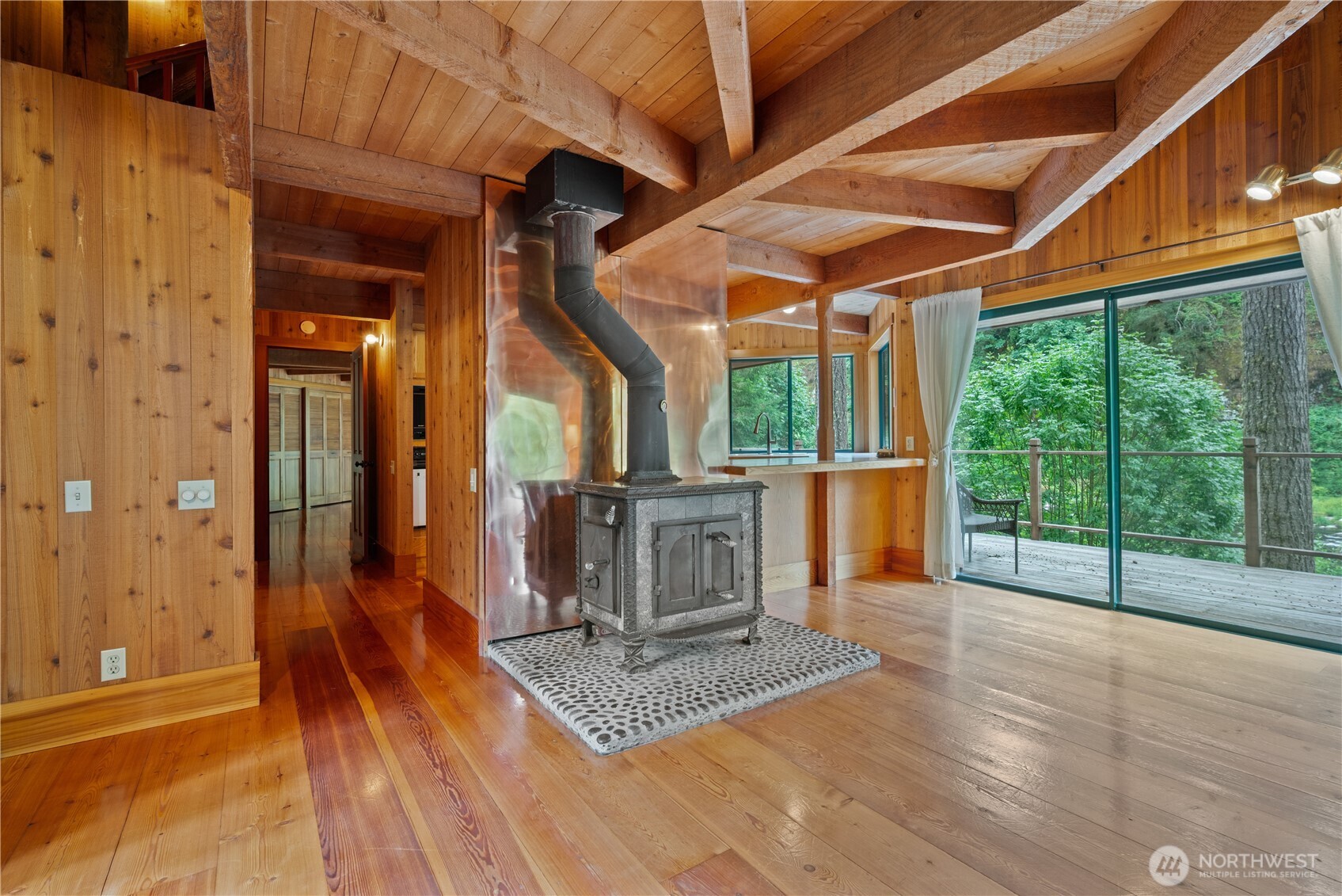 211 Laverne Drive Property Photo 9