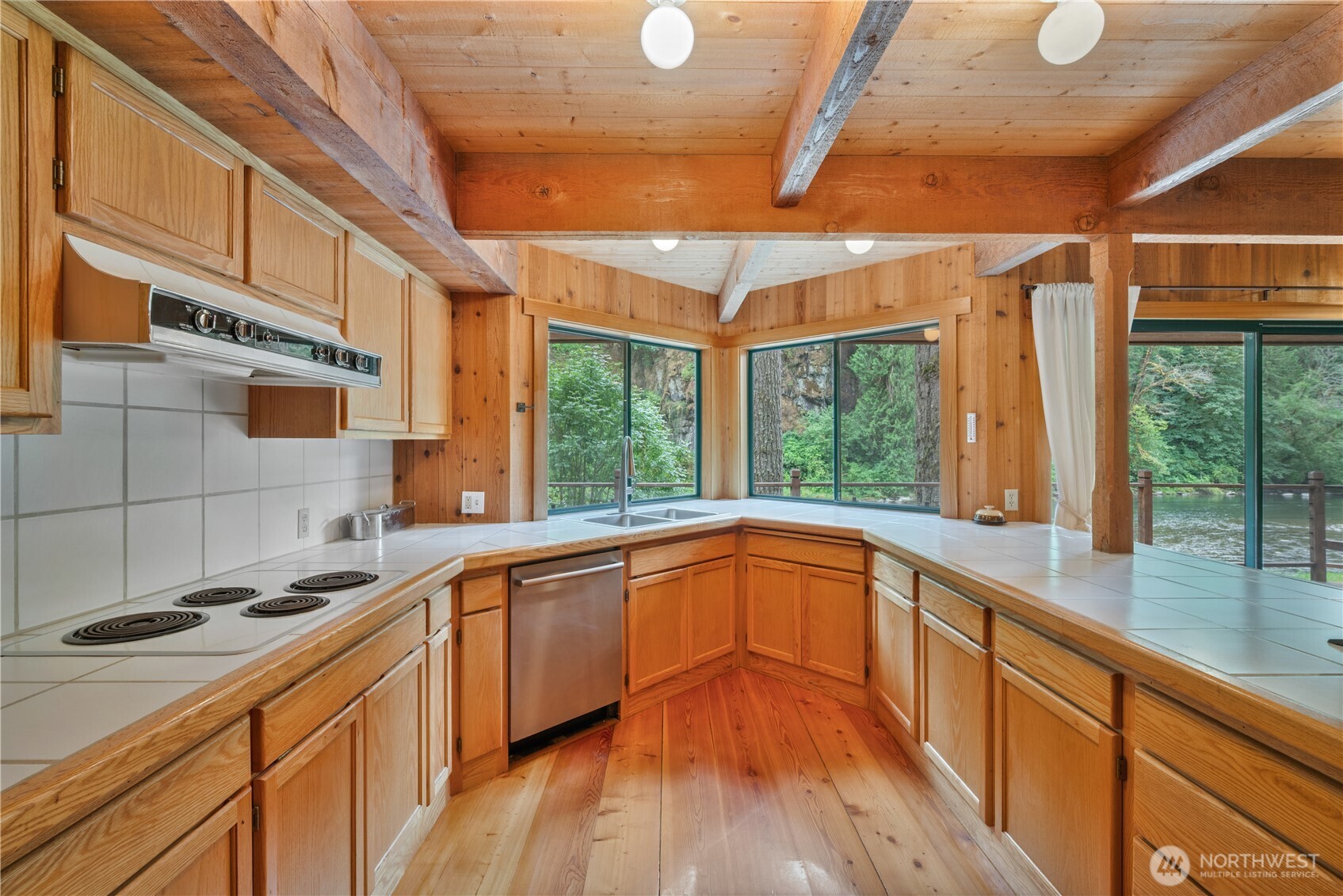211 Laverne Drive Property Photo 11