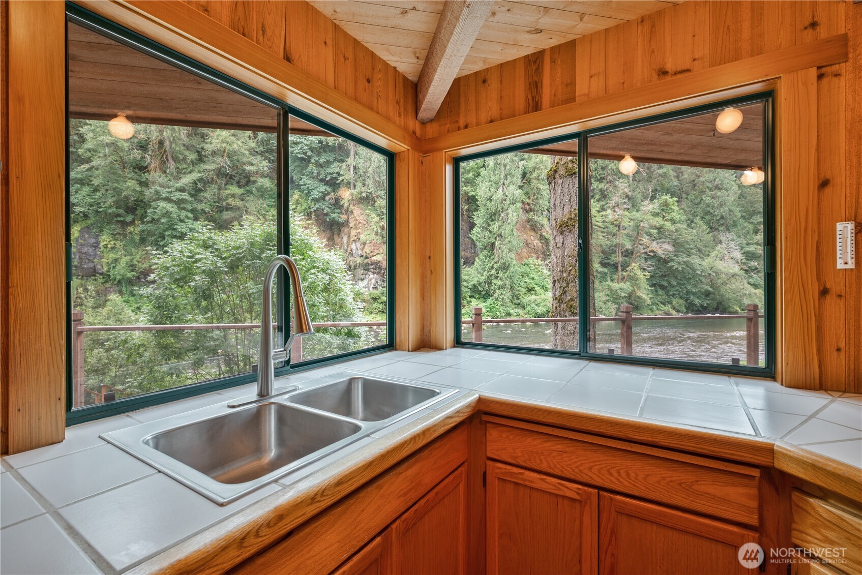 211 Laverne Drive Property Photo 12