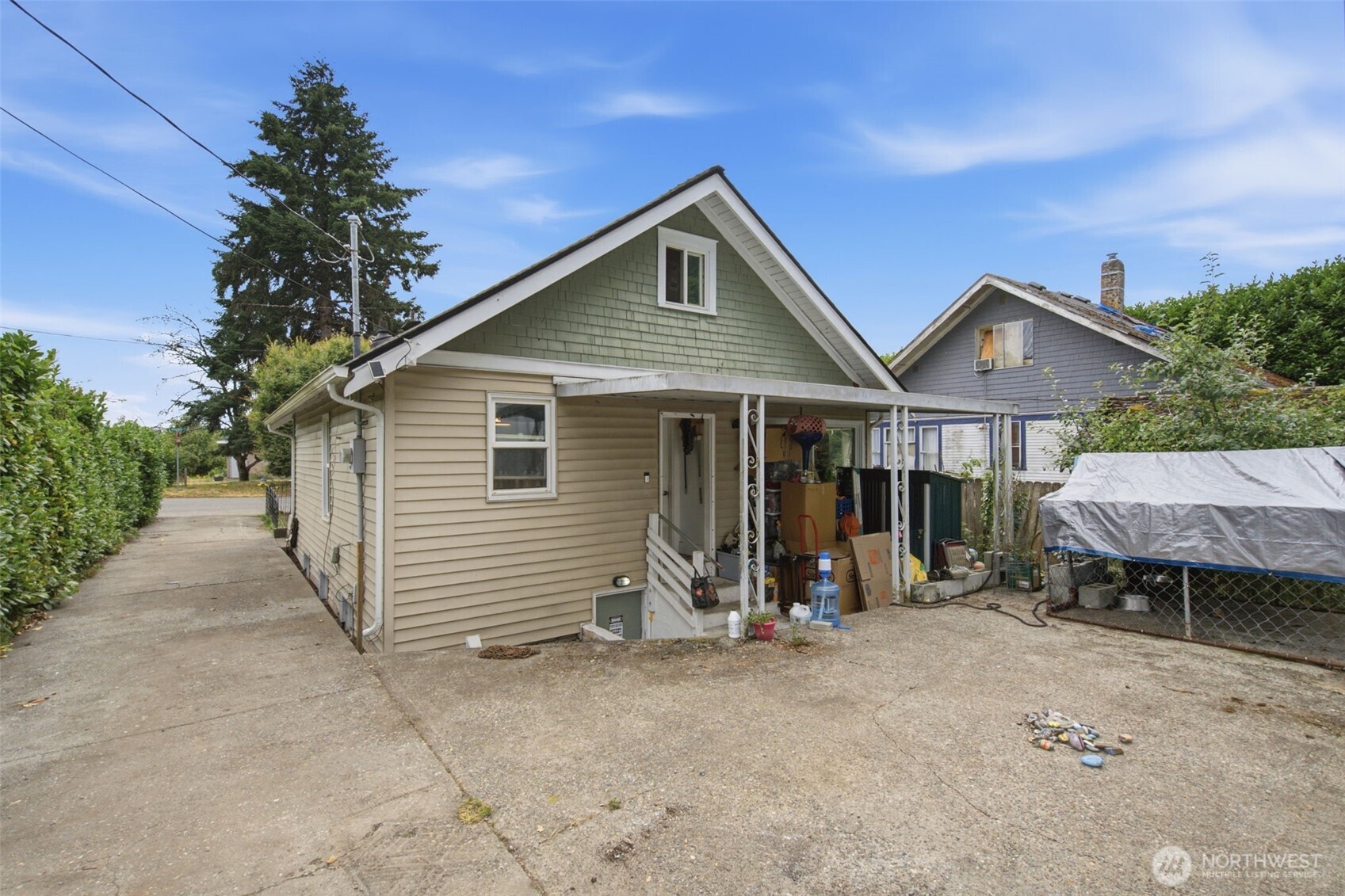 303 S Hartford Avenue Property Photo 4