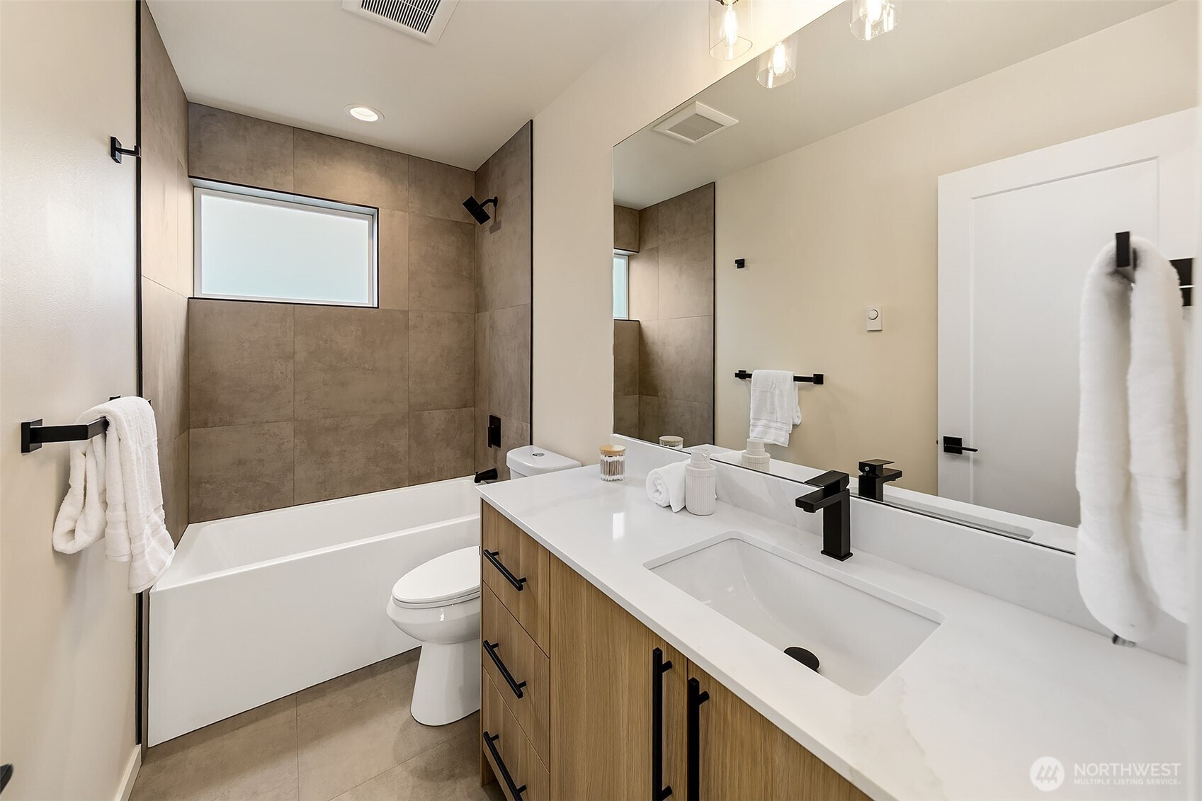 9815 Linden Avenue Property Photo 16