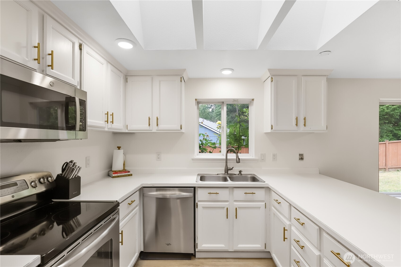 19411 112th Avenue Property Photo 8
