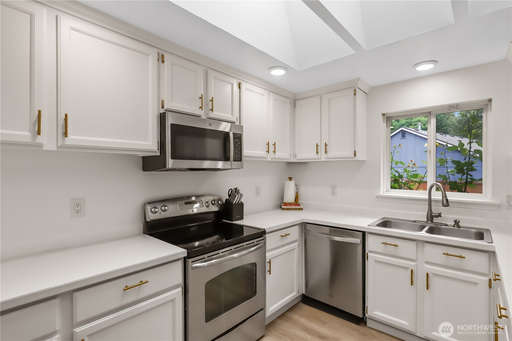 19411 112th Avenue Property Photo 9