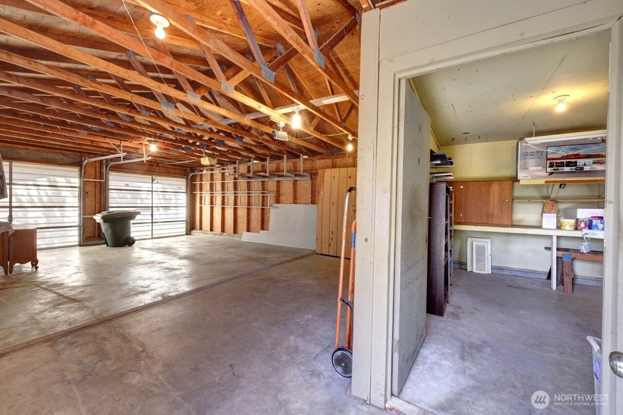 1401 262nd Place Property Photo 37