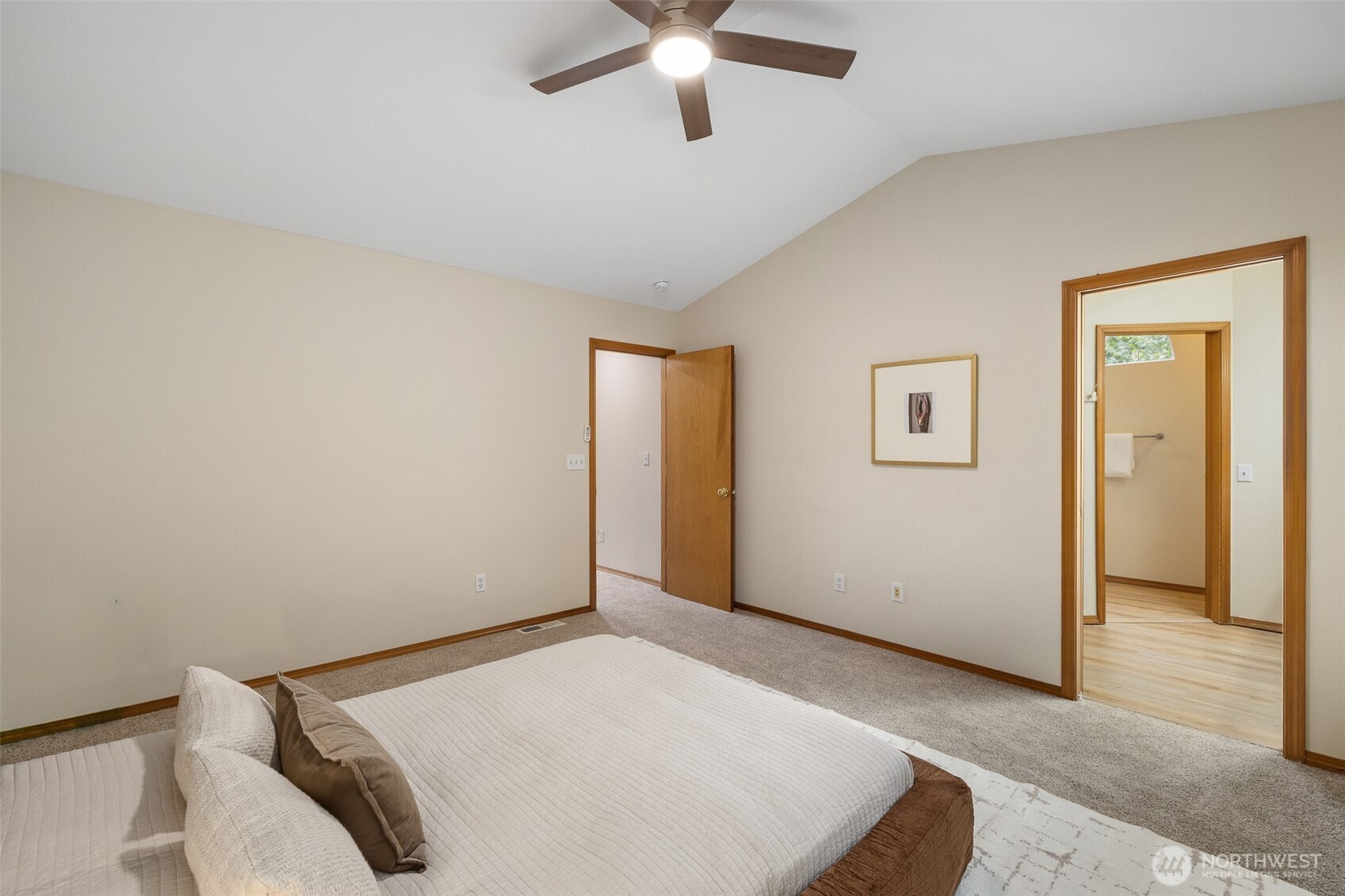 4943 Old Oak Street Property Photo 6
