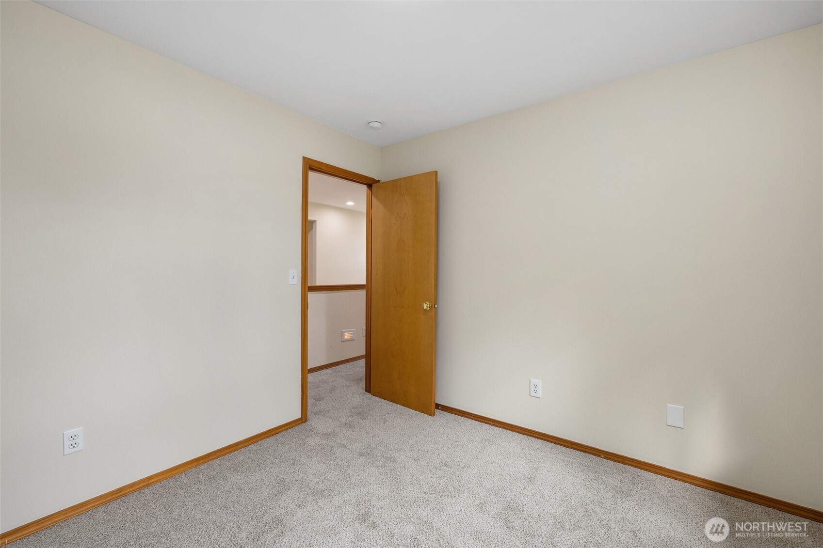 4943 Old Oak Street Property Photo 28