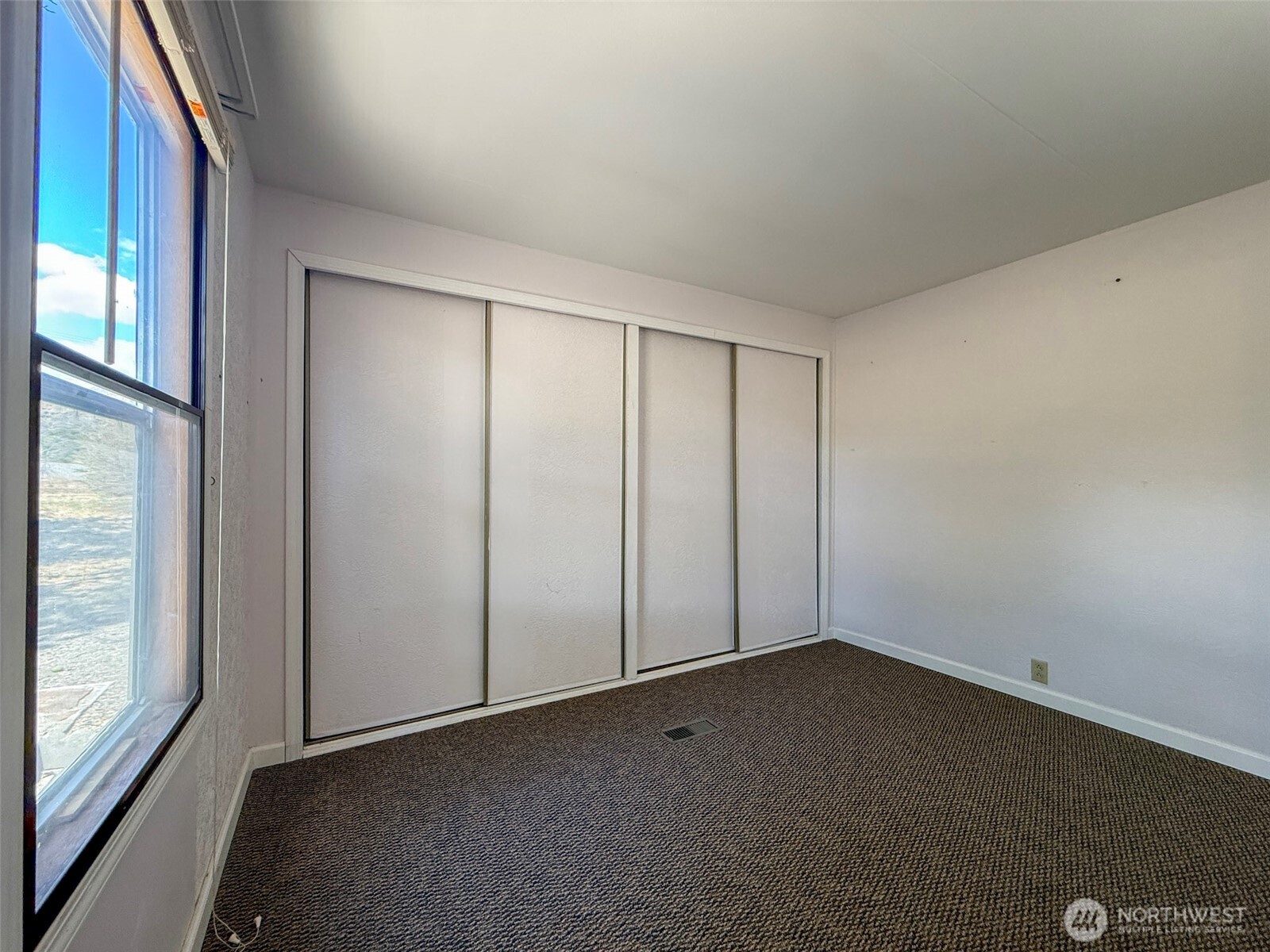 406 Kendall Street Property Photo 19