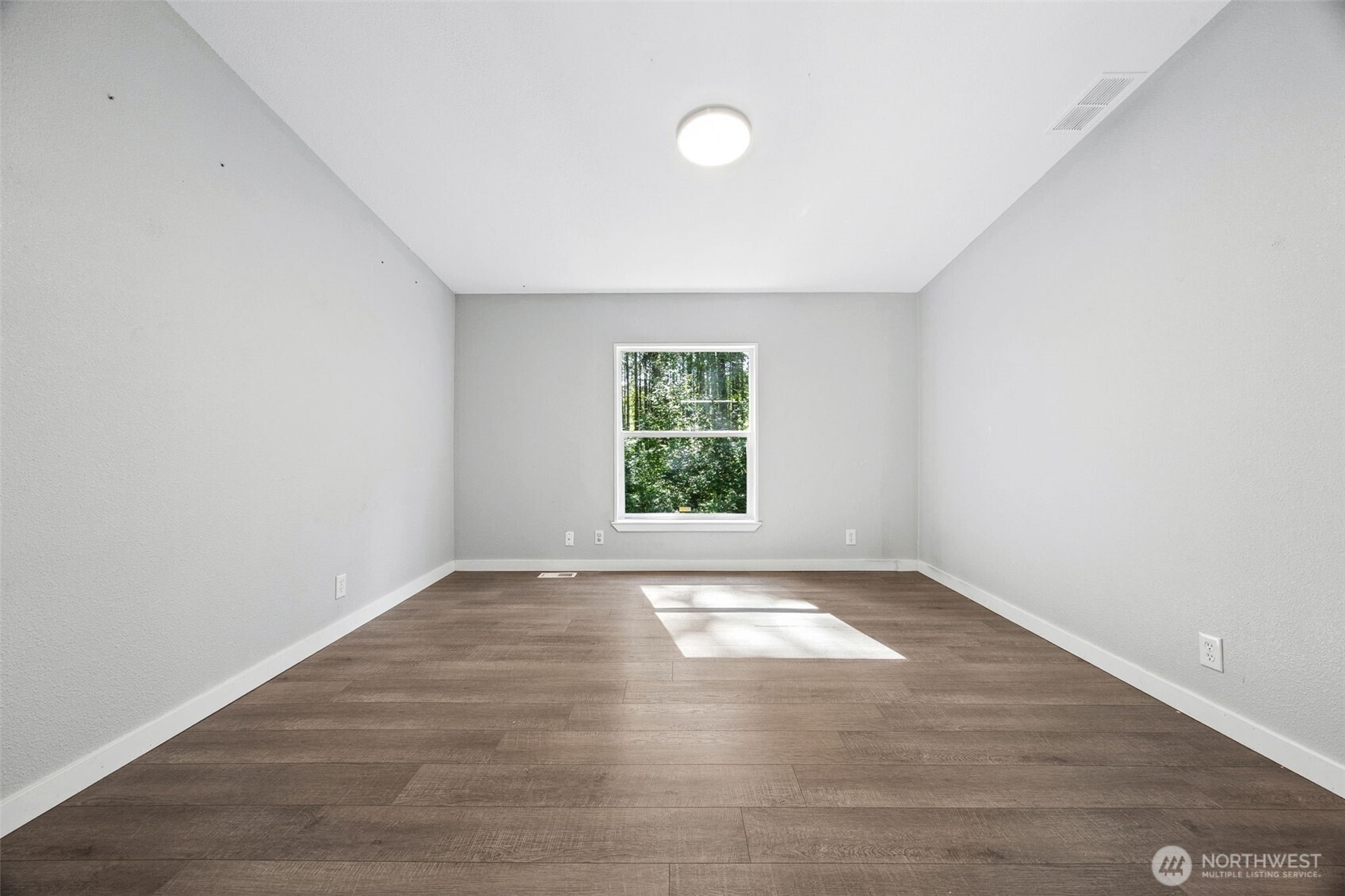 40402 66th Avenue Property Photo 5