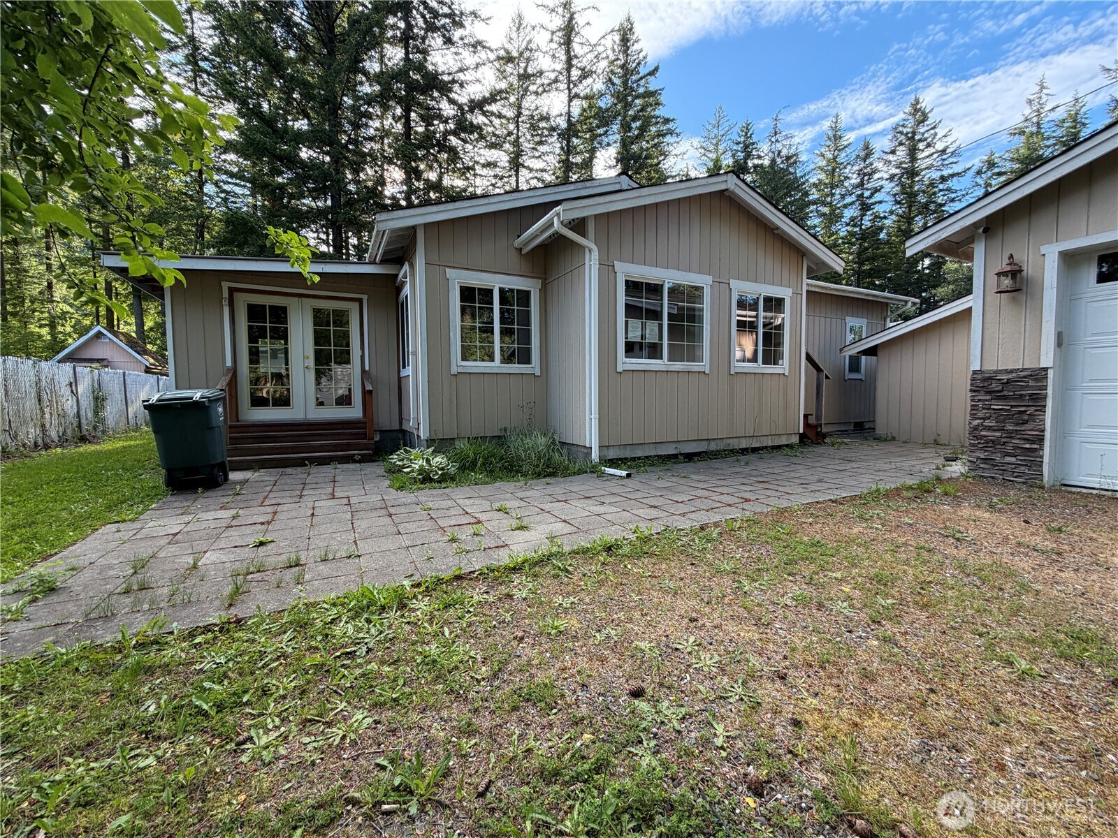 8595 Golden Valley Drive Property Photo 2