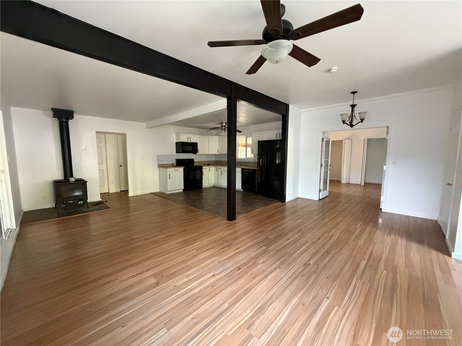 8595 Golden Valley Drive Property Photo 7