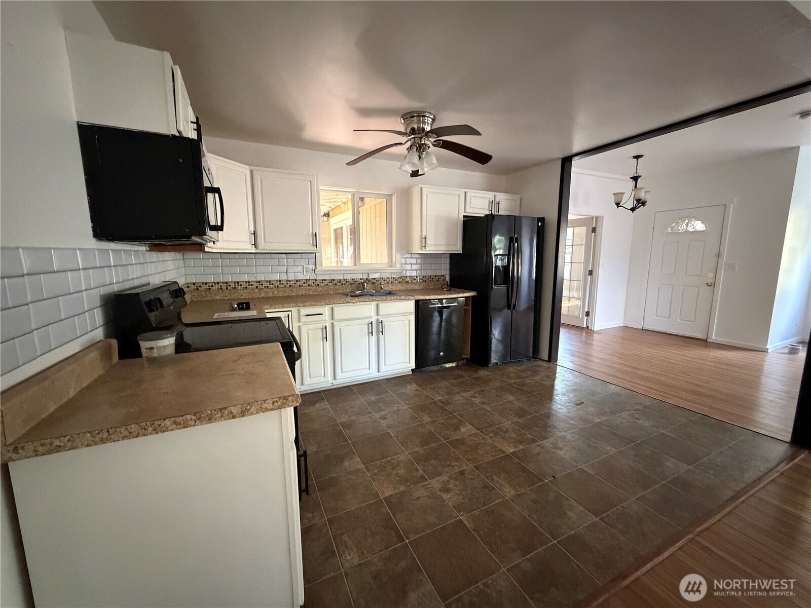 8595 Golden Valley Drive Property Photo 8