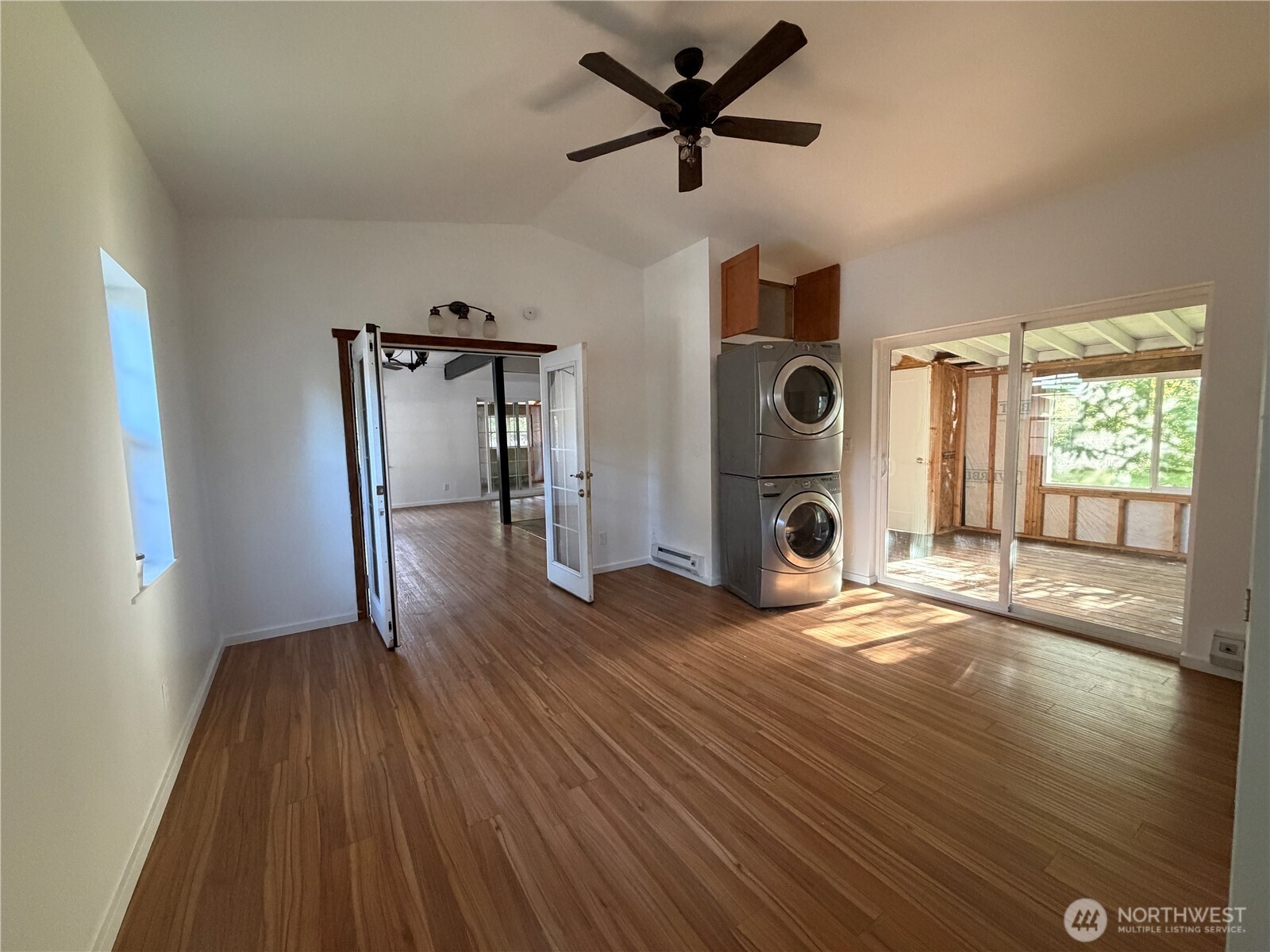 8595 Golden Valley Drive Property Photo 11