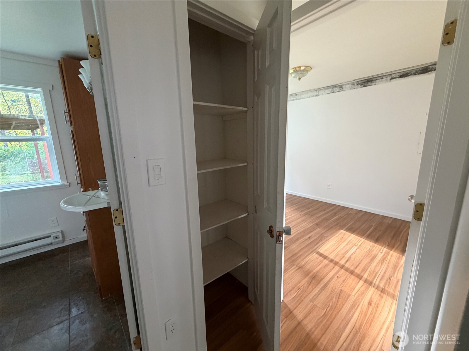 8595 Golden Valley Drive Property Photo 17