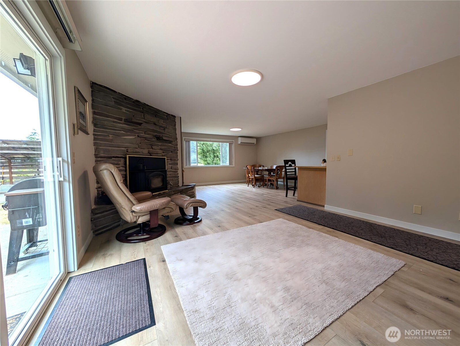 9428 Pacific Avenue Property Photo 6