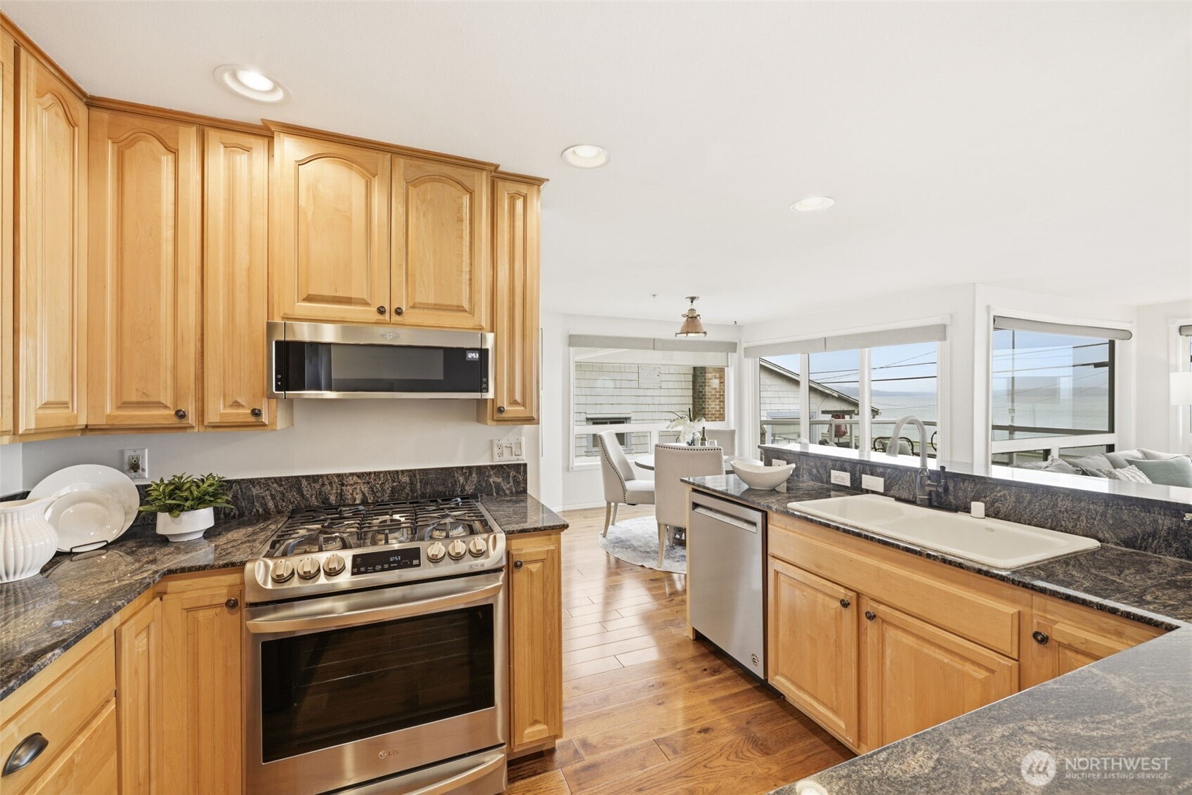 1600 Alki Avenue 202 Property Photo 8