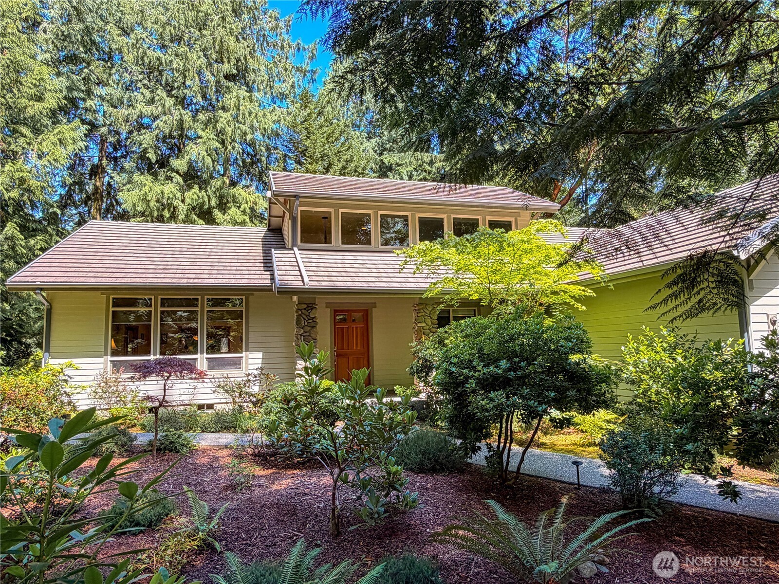 460 Pinecrest Property Photo 1