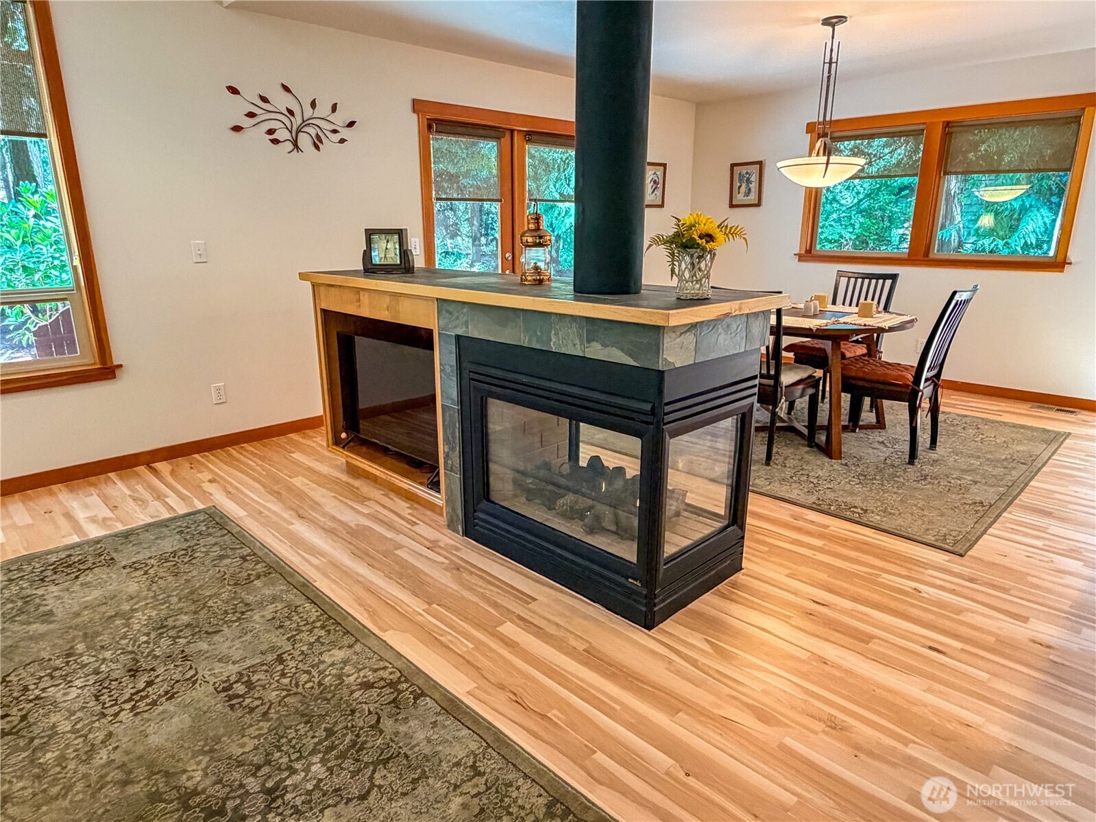 460 Pinecrest Property Photo 7