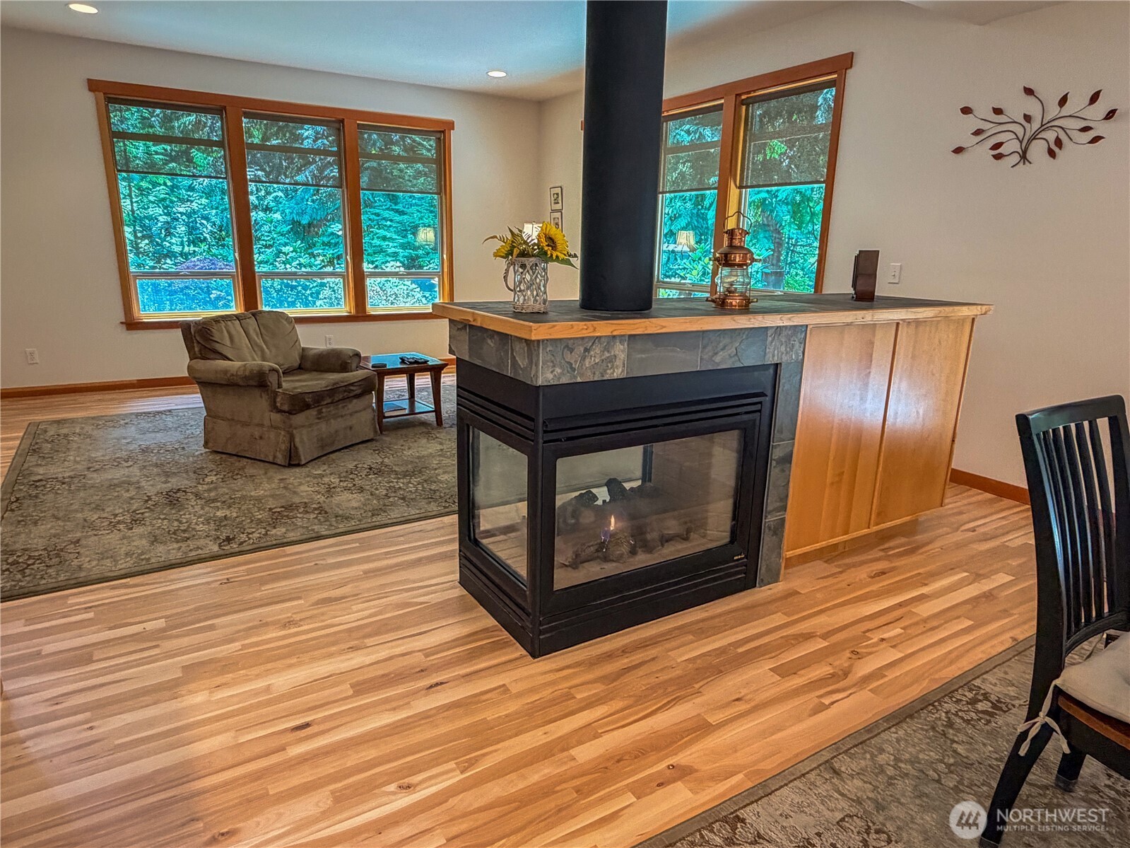 460 Pinecrest Property Photo 8