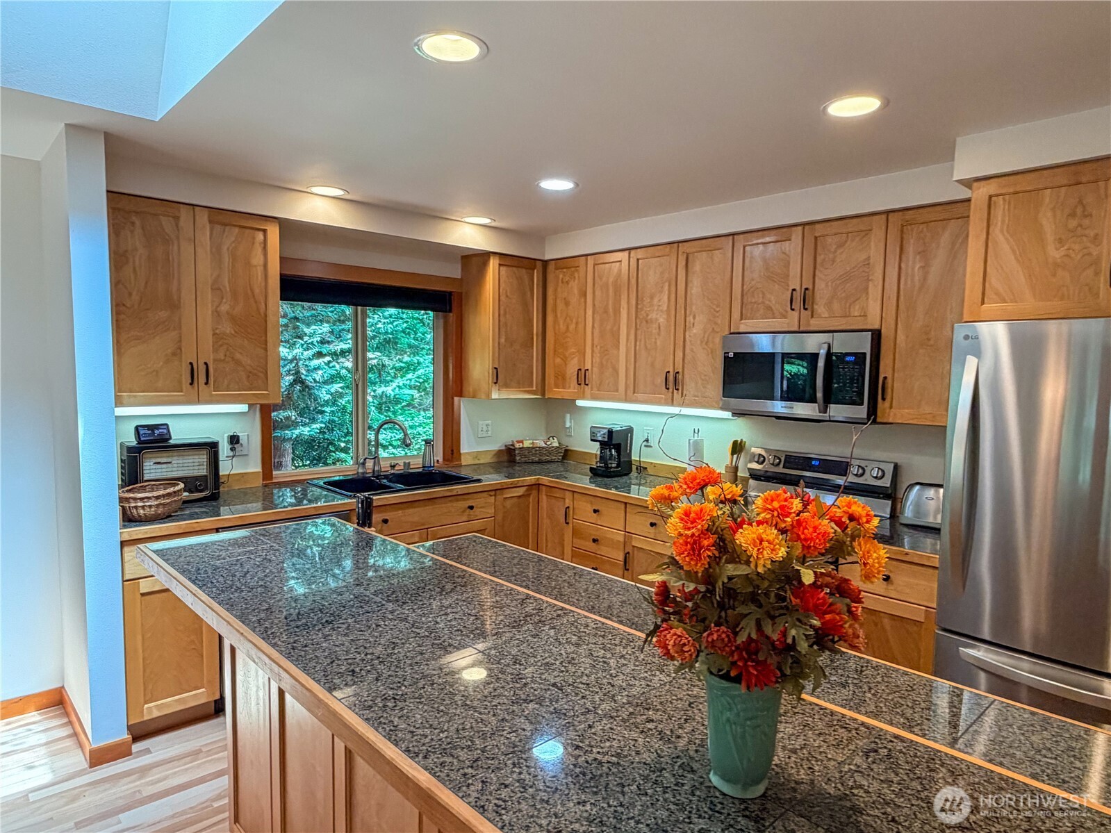 460 Pinecrest Property Photo 15