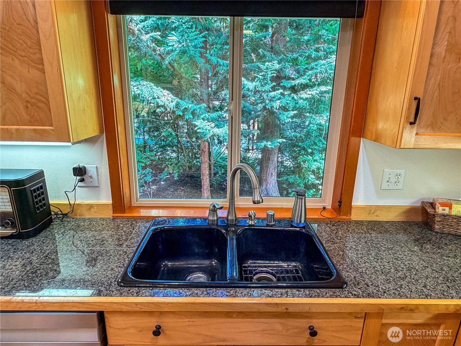 460 Pinecrest Property Photo 17