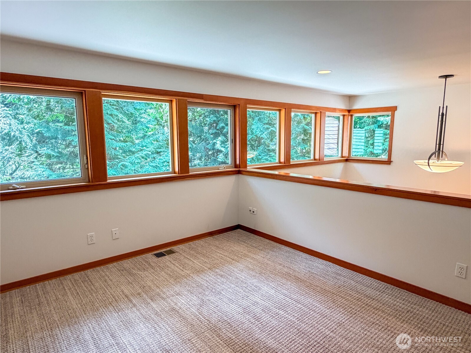 460 Pinecrest Property Photo 24