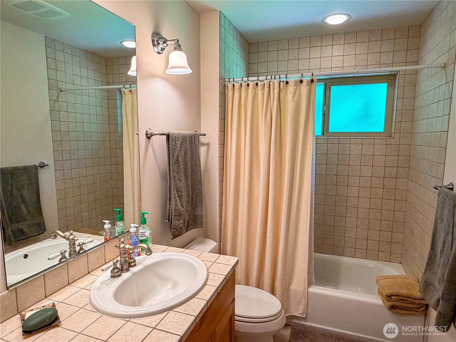 460 Pinecrest Property Photo 28