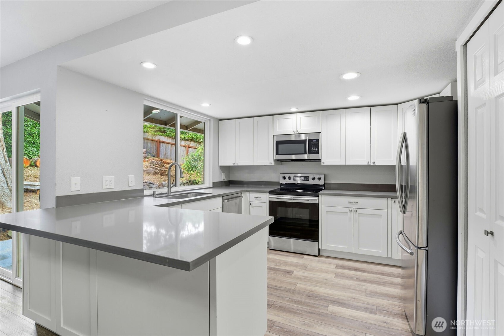 6983 Sunset Avenue Property Photo 9