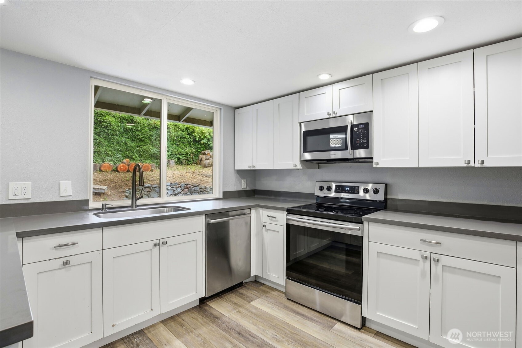 6983 Sunset Avenue Property Photo 11