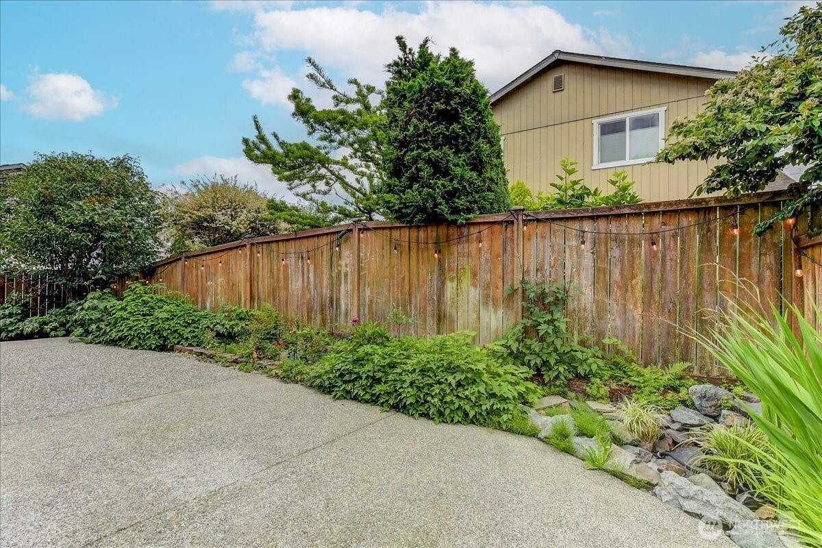 1523 151st Street Property Photo 24