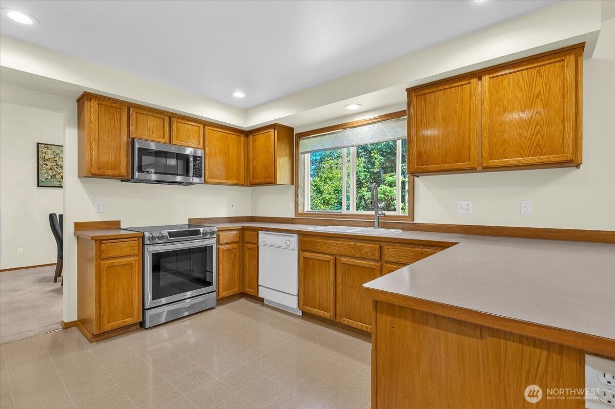 3124 201st Street Property Photo 6