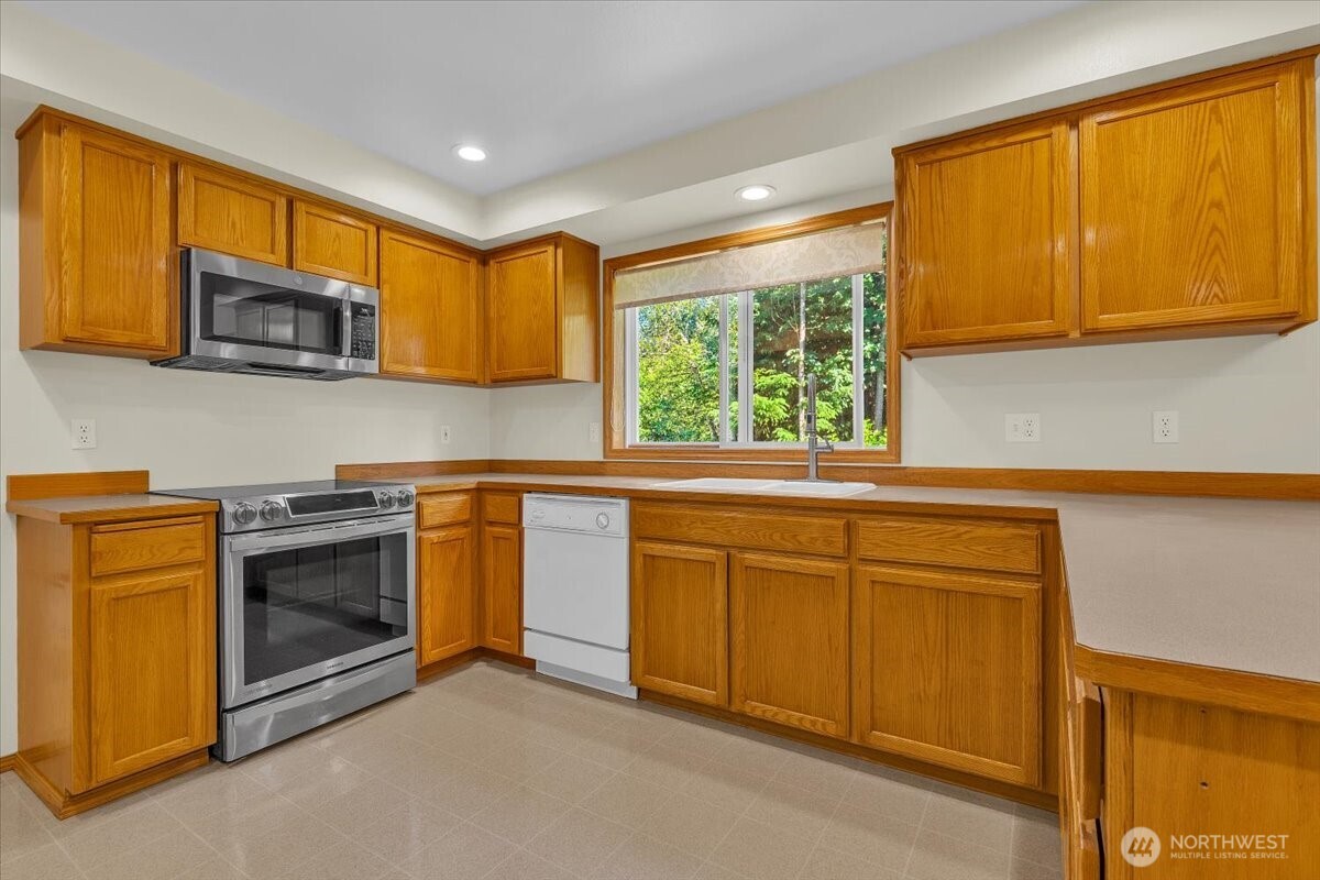 3124 201st Street Property Photo 10