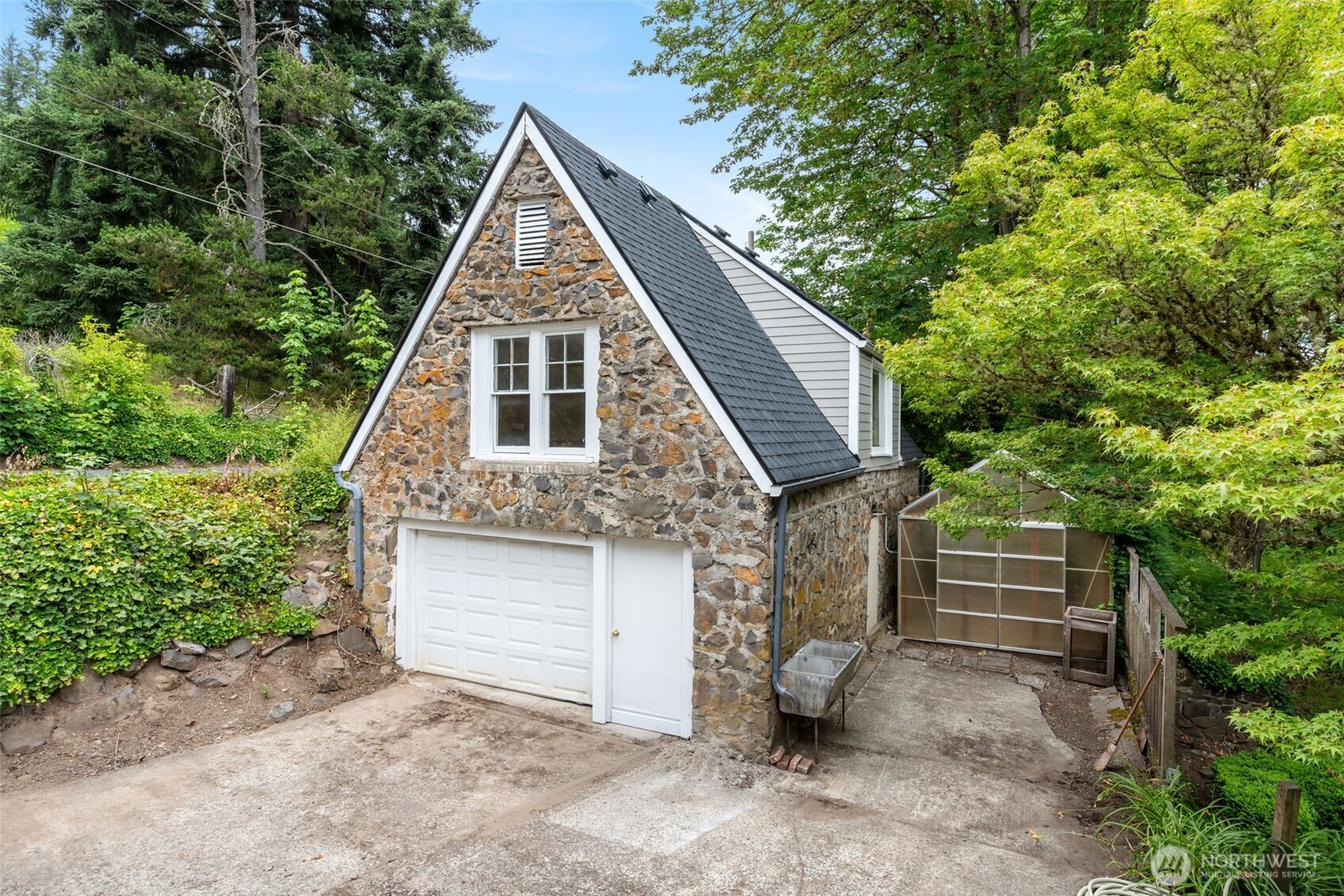 110 Sanderson Road Property Photo 31