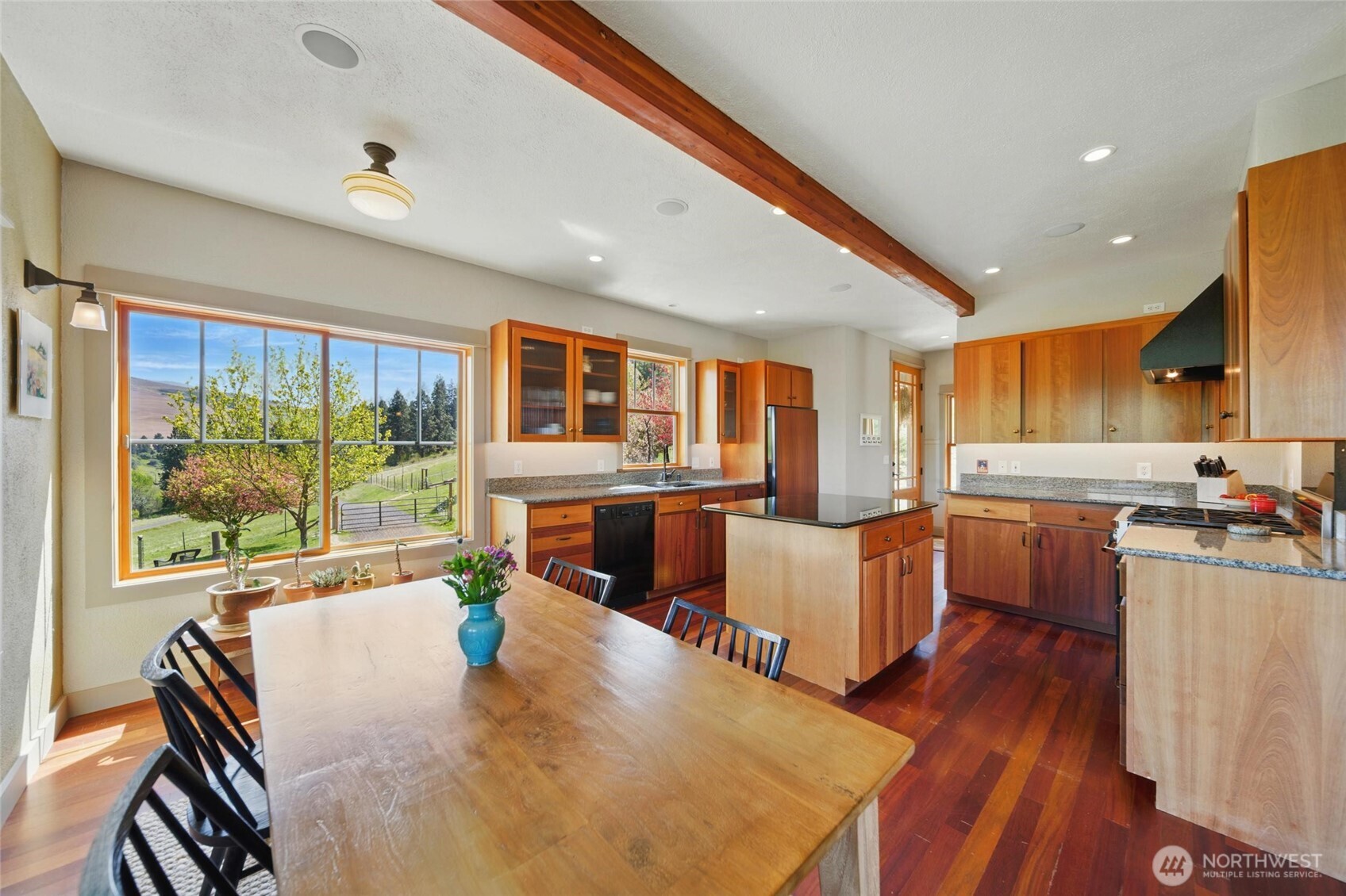 469 Tag Lane Property Photo 8