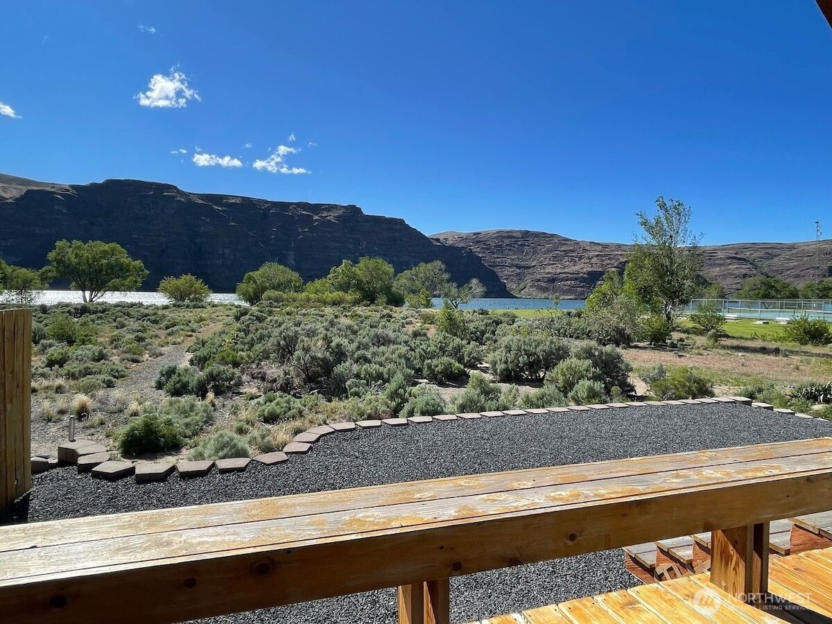 928 River Drive Property Photo 4