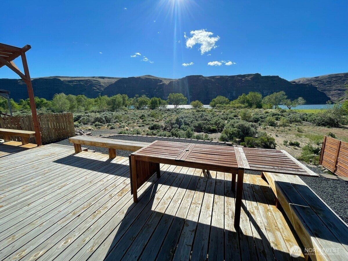 928 River Drive Property Photo 13