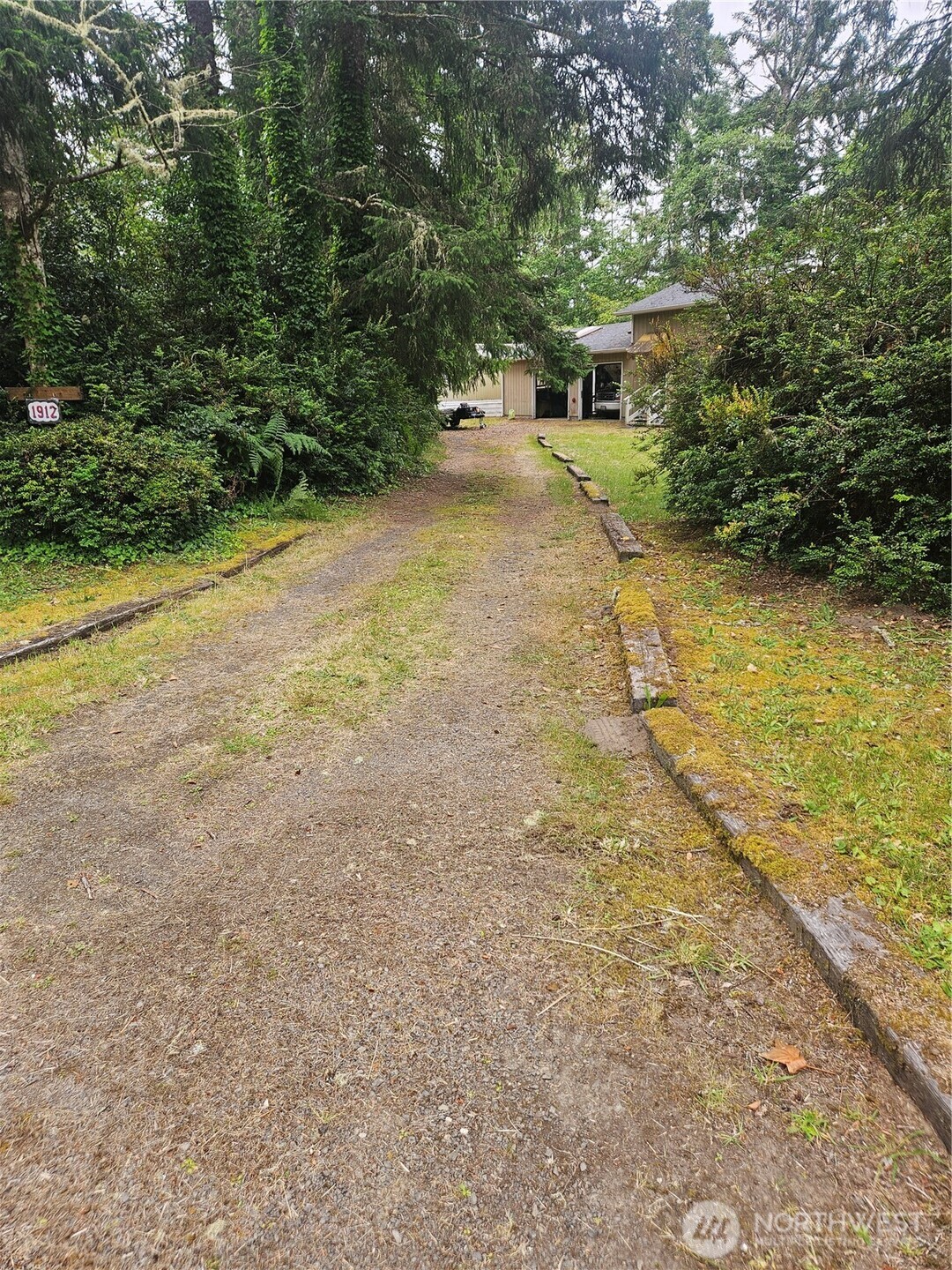 1912 255th Lane Property Photo 2