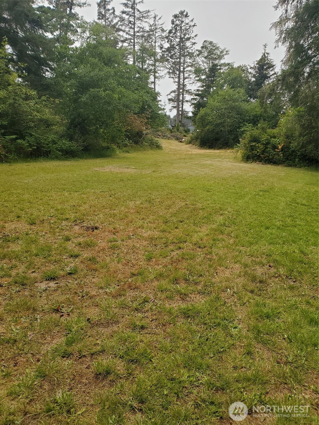 1912 255th Lane Property Photo 4