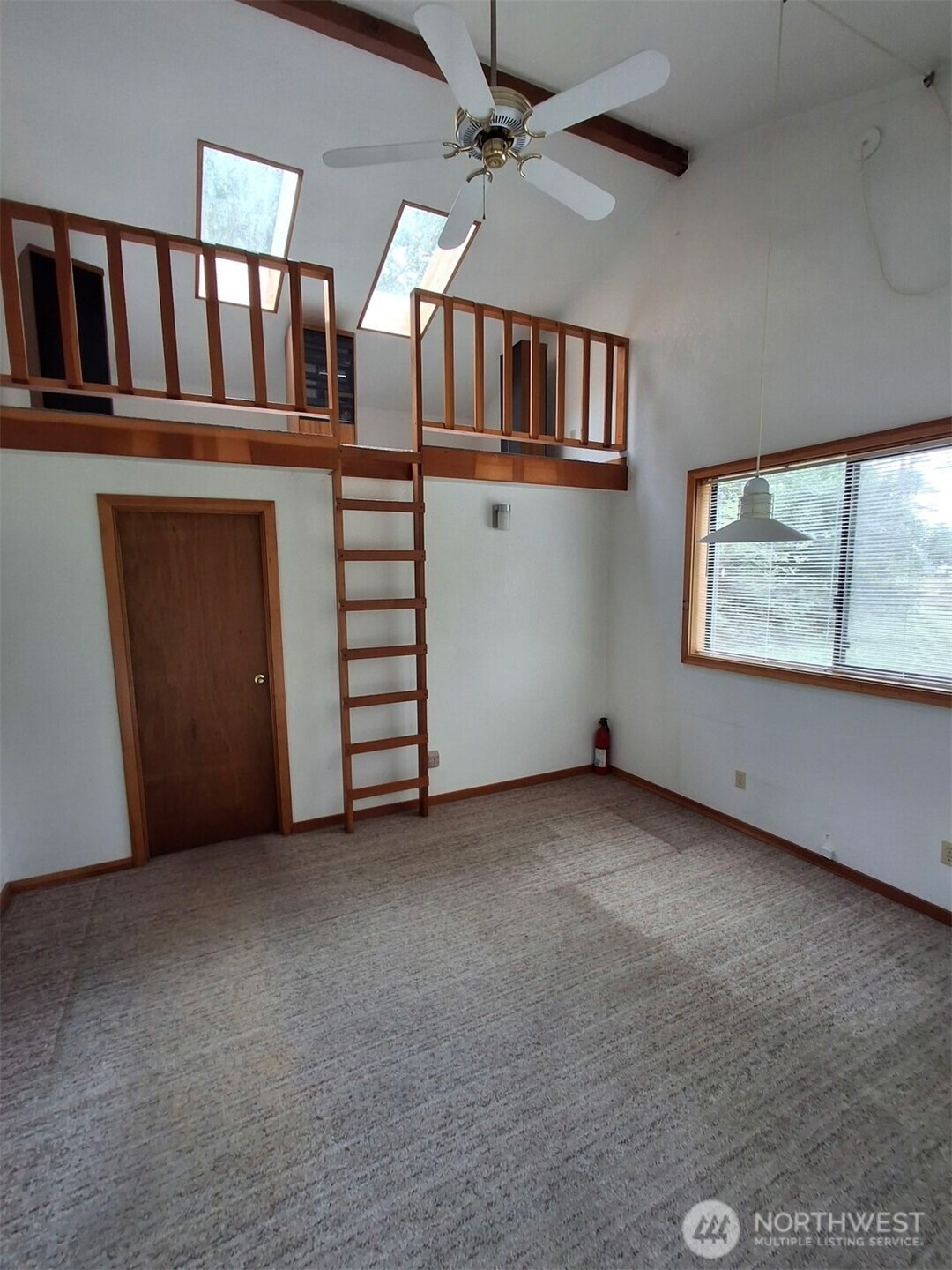 1912 255th Lane Property Photo 5