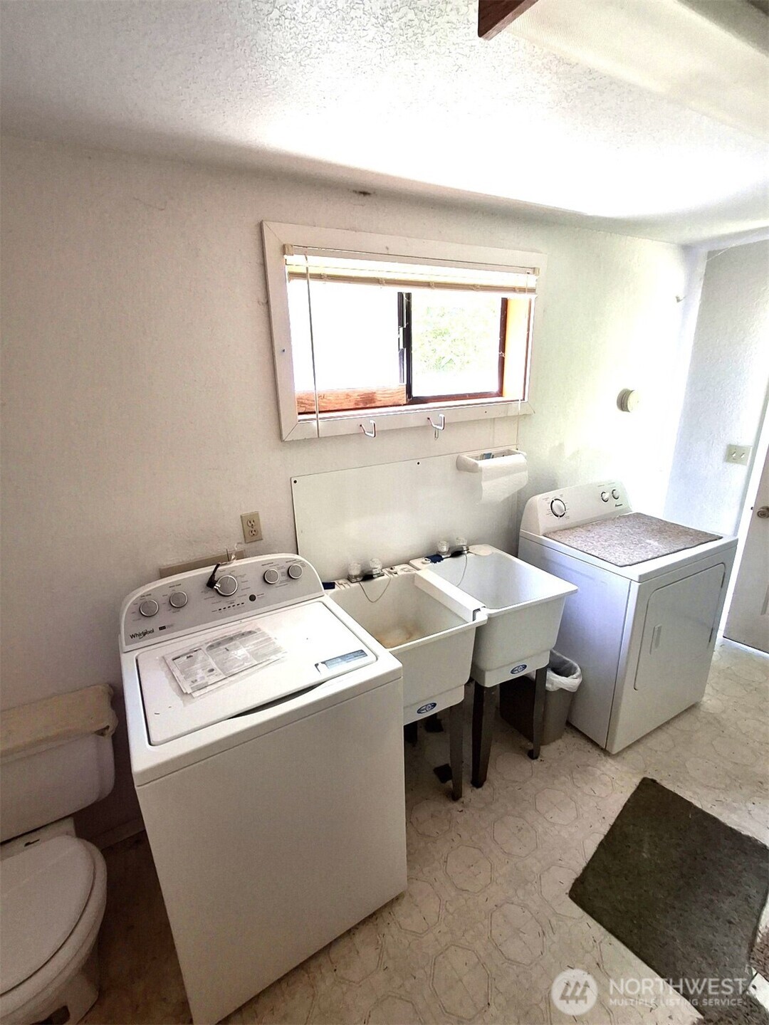 1912 255th Lane Property Photo 7