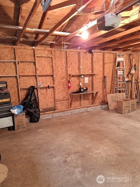 1912 255th Lane Property Photo 9