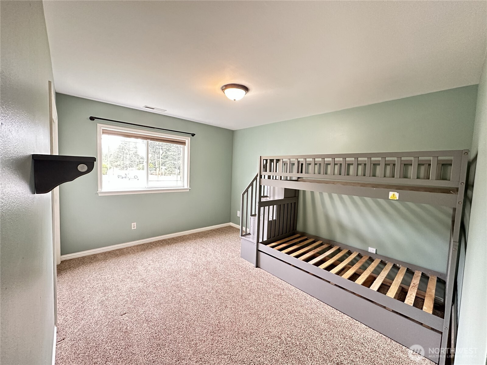 213 West Street Property Photo 18