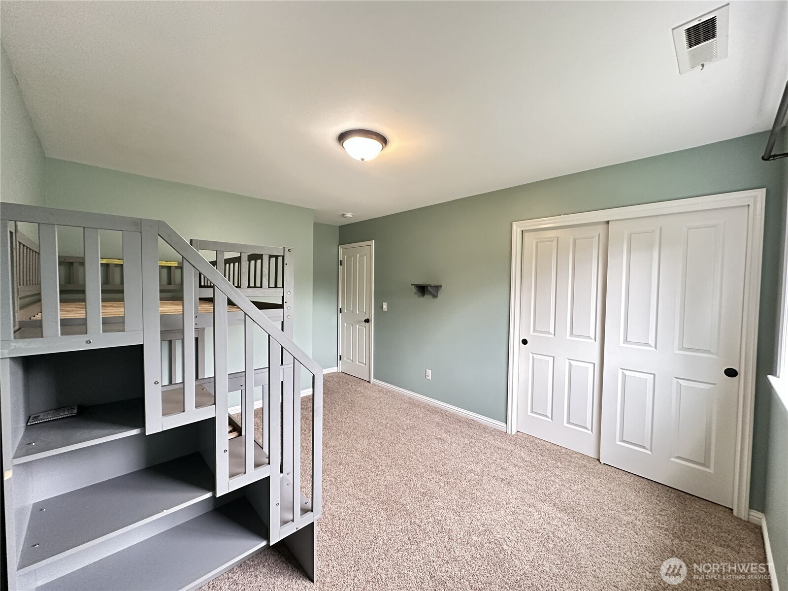 213 West Street Property Photo 19