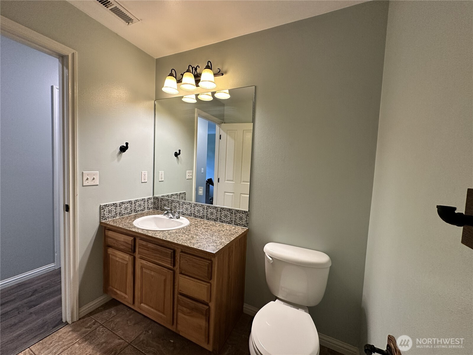 213 West Street Property Photo 20
