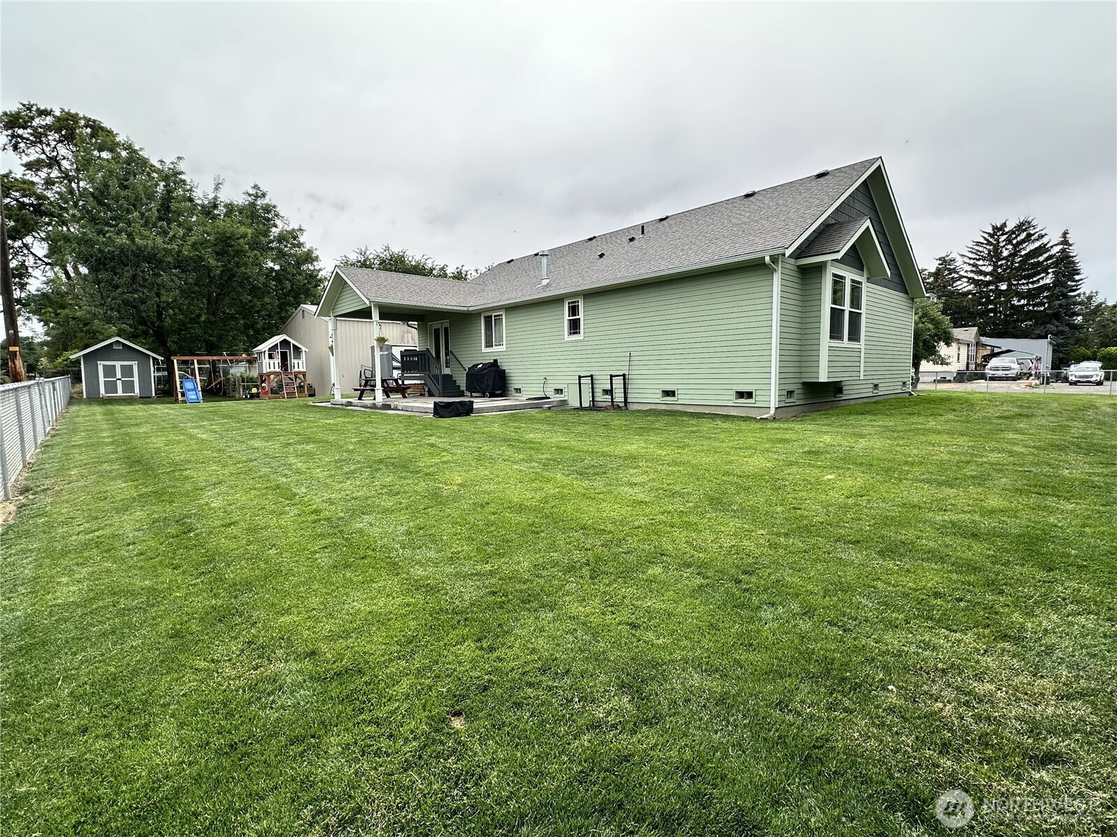 213 West Street Property Photo 24