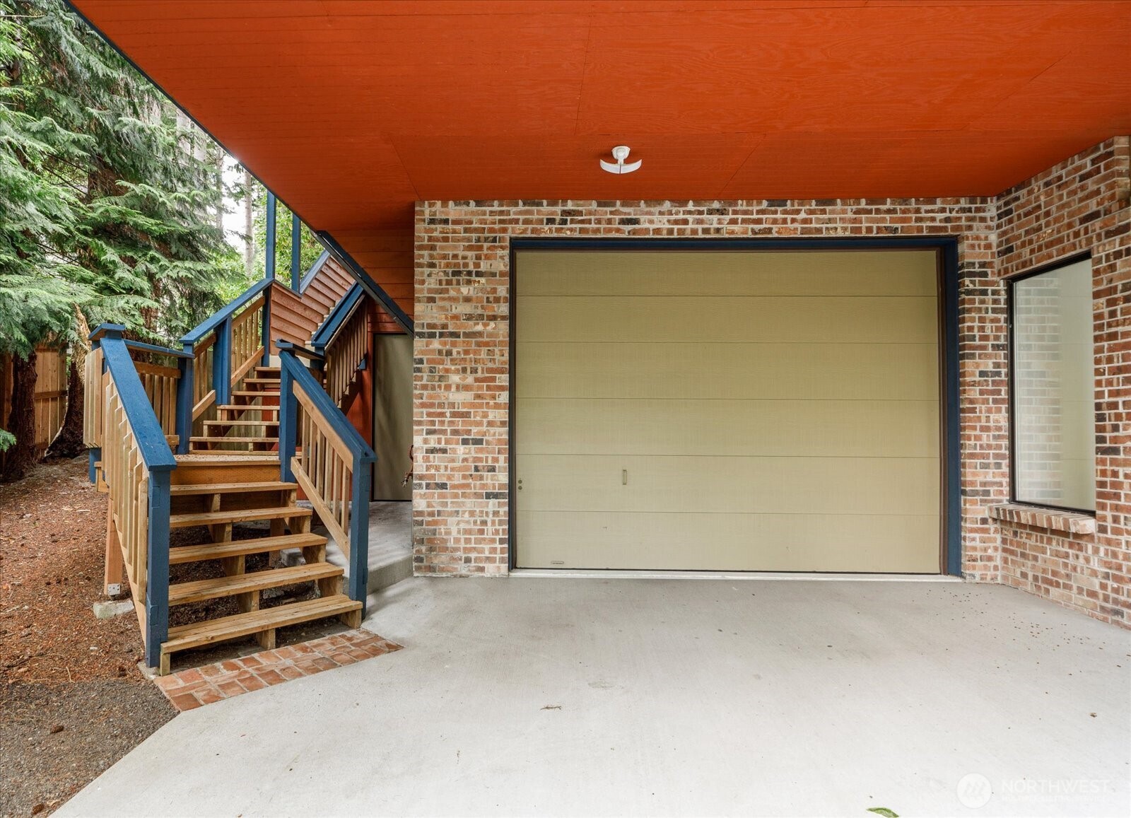 1099 Worthy Place Property Photo 3
