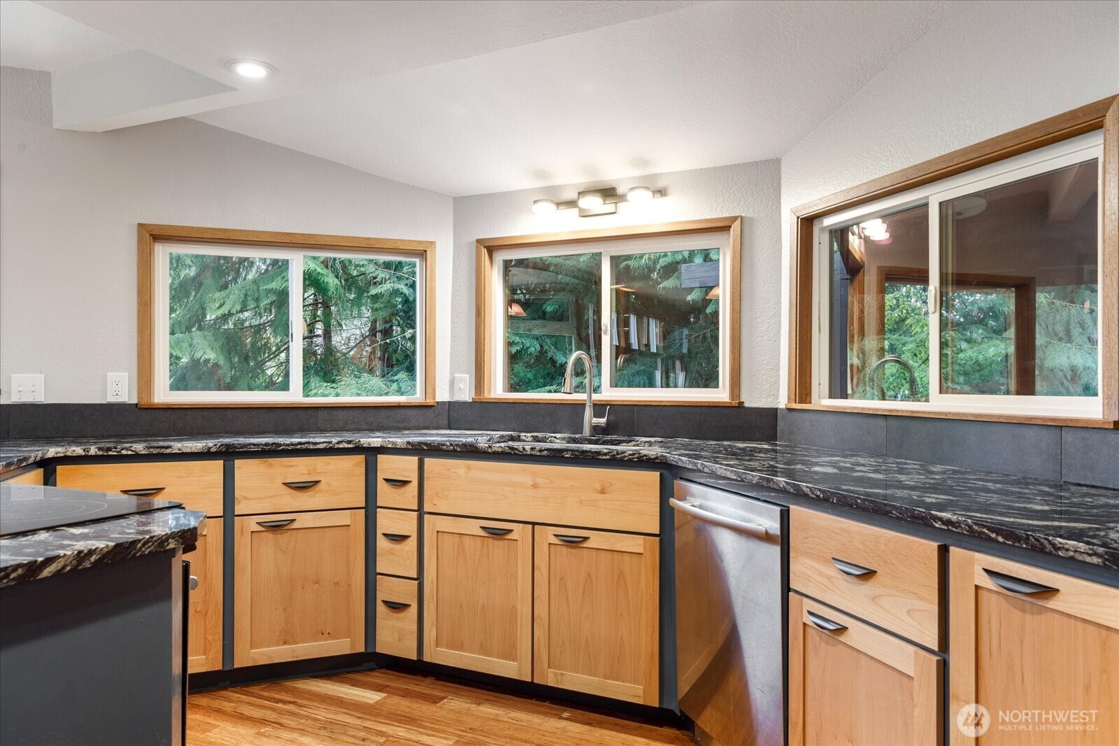 1099 Worthy Place Property Photo 12